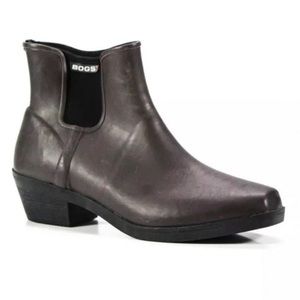 BOGS brown rain boots